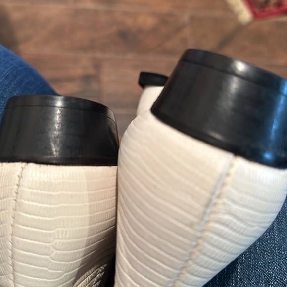 NEW‎ Frame le Maddox ankle cream boots euro 37 or 7 reg $498 - Picture 11 of 14